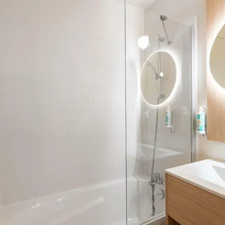 Adagio Access La Apartahotel 3*