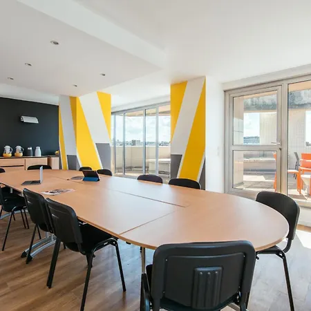 Adagio Access La Париж