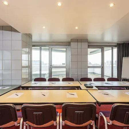 Adagio Access La Párizs