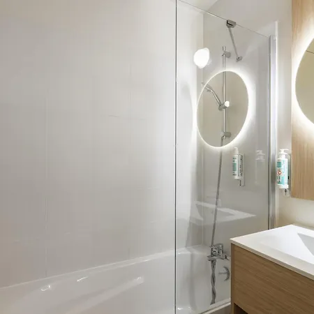 Adagio Access La Aparthotel 3*