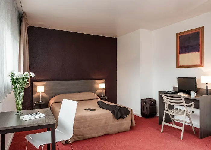 Adagio Access La Париж