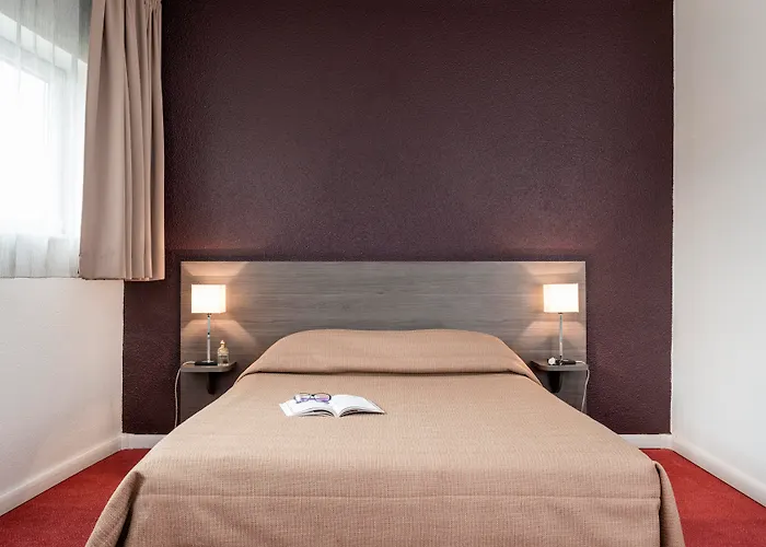 Adagio Access La Париж