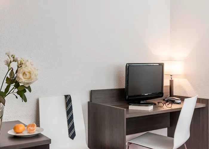 Adagio Access La Апарт-отель