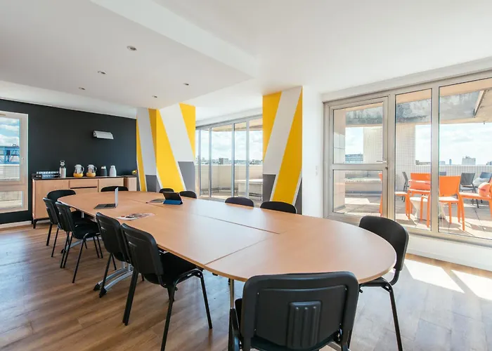 Adagio Access La Париж