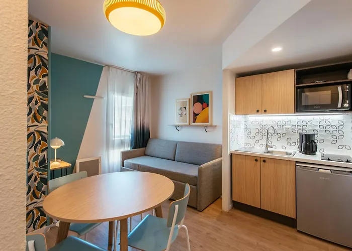 Adagio Access La Апарт-отель