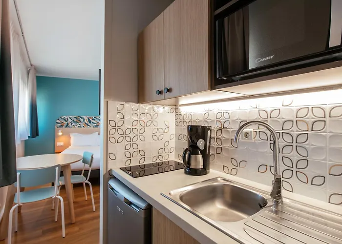 Adagio Access La Апарт-отель