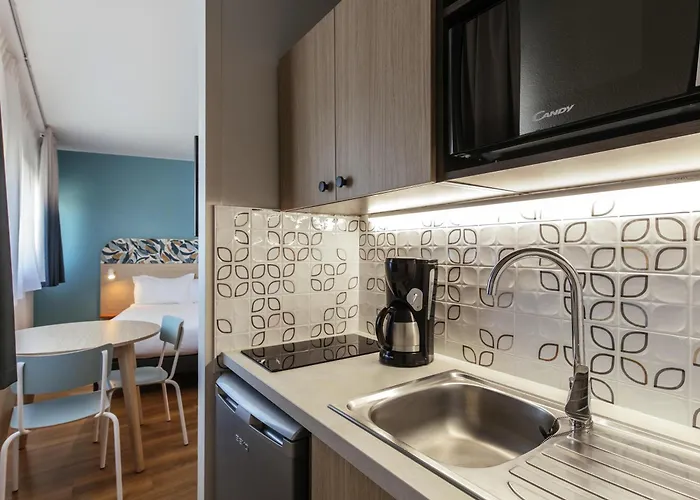 Adagio Access La Париж