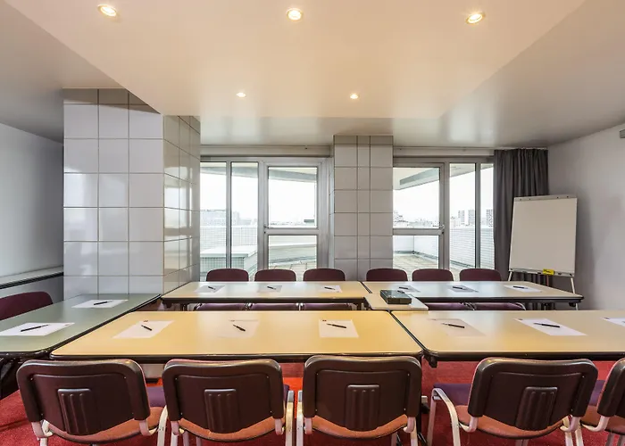 Adagio Access La Париж