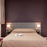 Adagio Access La París